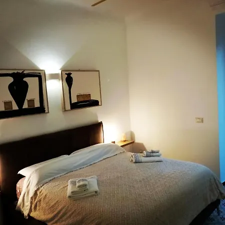 Sonnino Suite Jacuzzi Apartment Bari Exterior foto