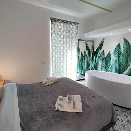 Sonnino Suite Jacuzzi Apartment Bari Exterior foto